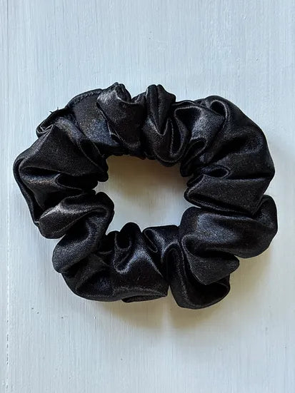 B.i.scrunchies | black