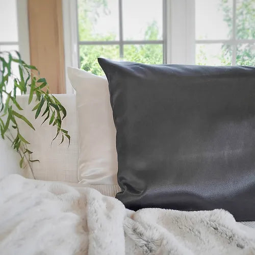 B.i. SILK PILLOWCASES