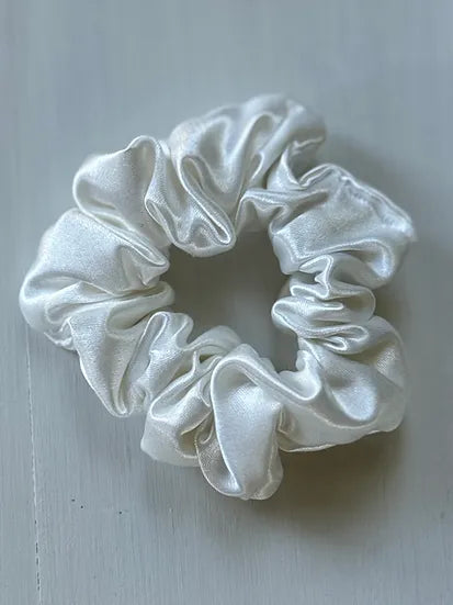 B.i.scrunchies | crisp white