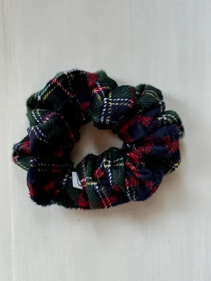 B.i.scrunchies | christmas plaid pajamas