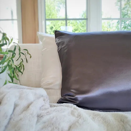 B.i. SILK PILLOWCASES